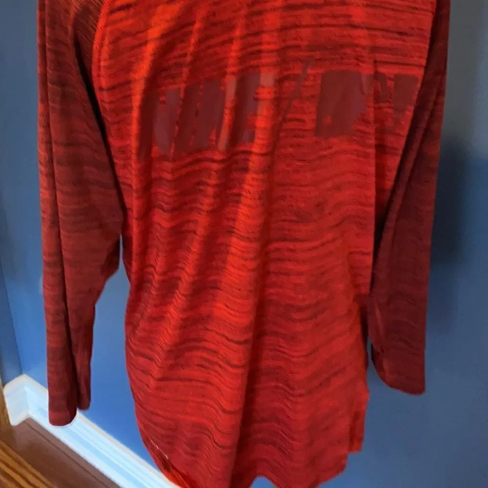 The Nike Tee MLB Red Camo Long Sleeve Size Small ⭐️